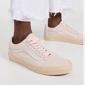 NWT! VANS UA OLD SKOOL SNEAKERS